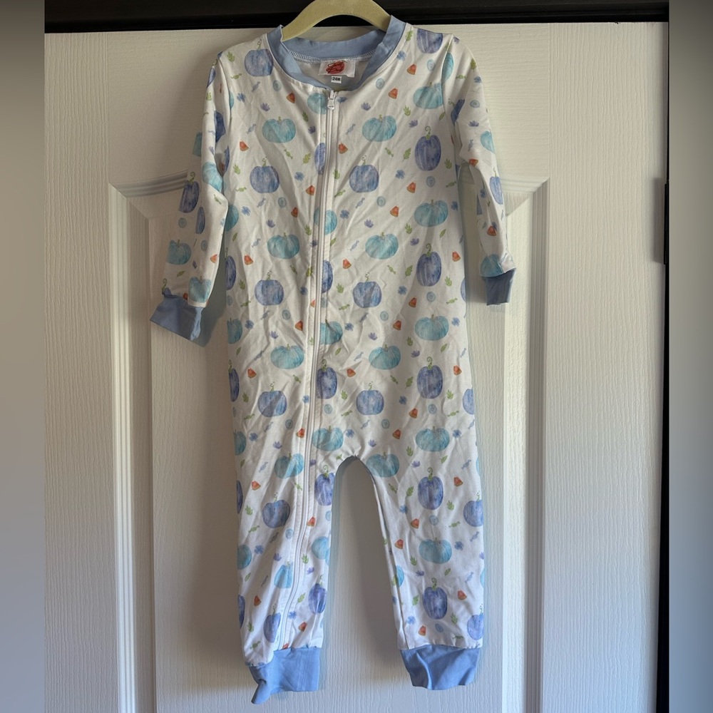 White and Blue Pumpkin Print Pajamas